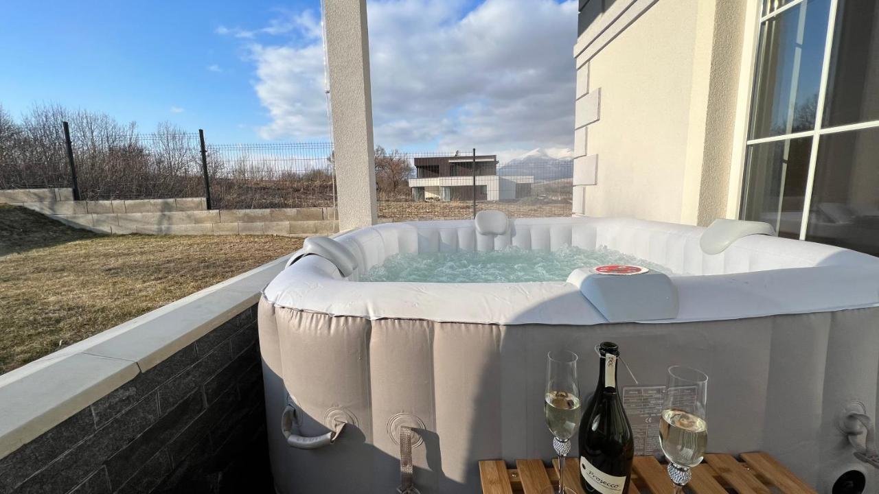 Apartmanovy Dom S Virivkou, Pod Secnom, Liptovsky Jan Villa Liptovský Mikuláš Dış mekan fotoğraf